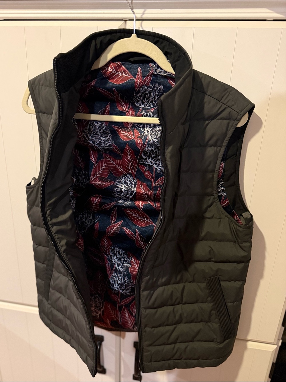Ted Baker London Men’s Size M Quilted Down Puffer Vest Floral Lined Charcoal Gil - Picture 4 of 7